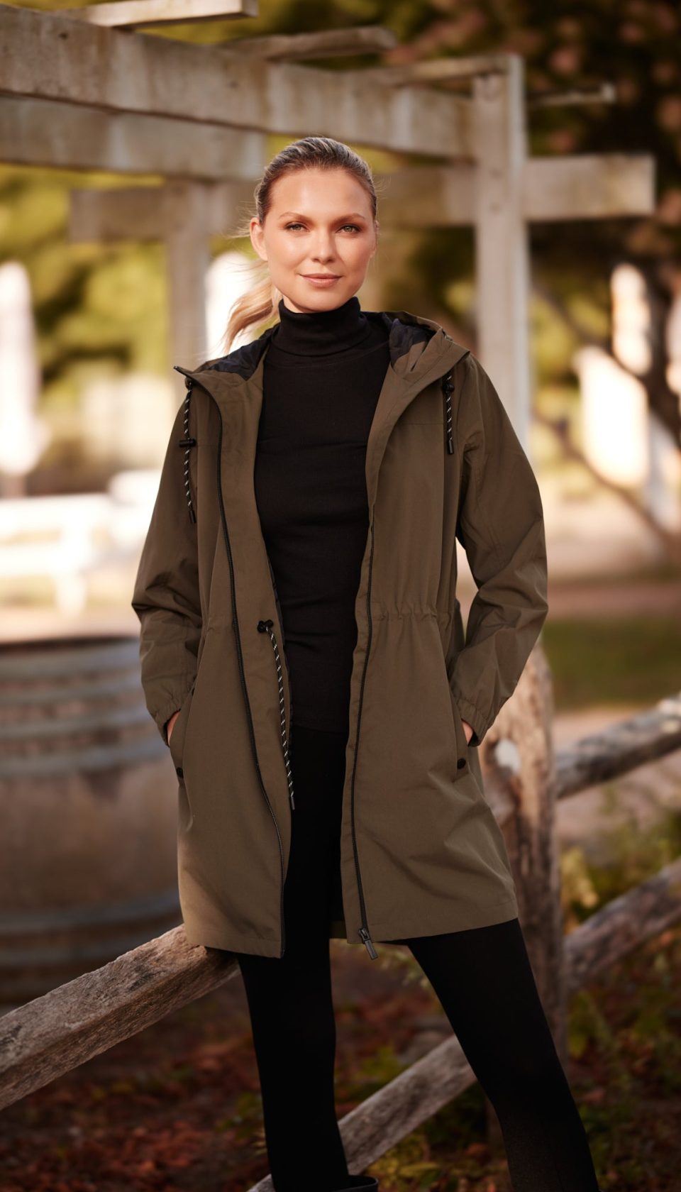 MODERN SPORTY ANORAK